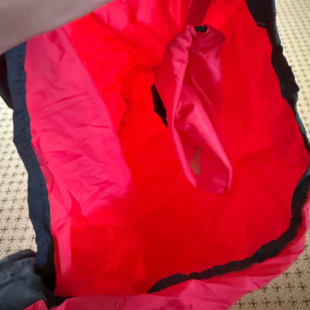 Eddie Bauer Pink and Gray Reusable Sling Bag - Picture 6 of 6